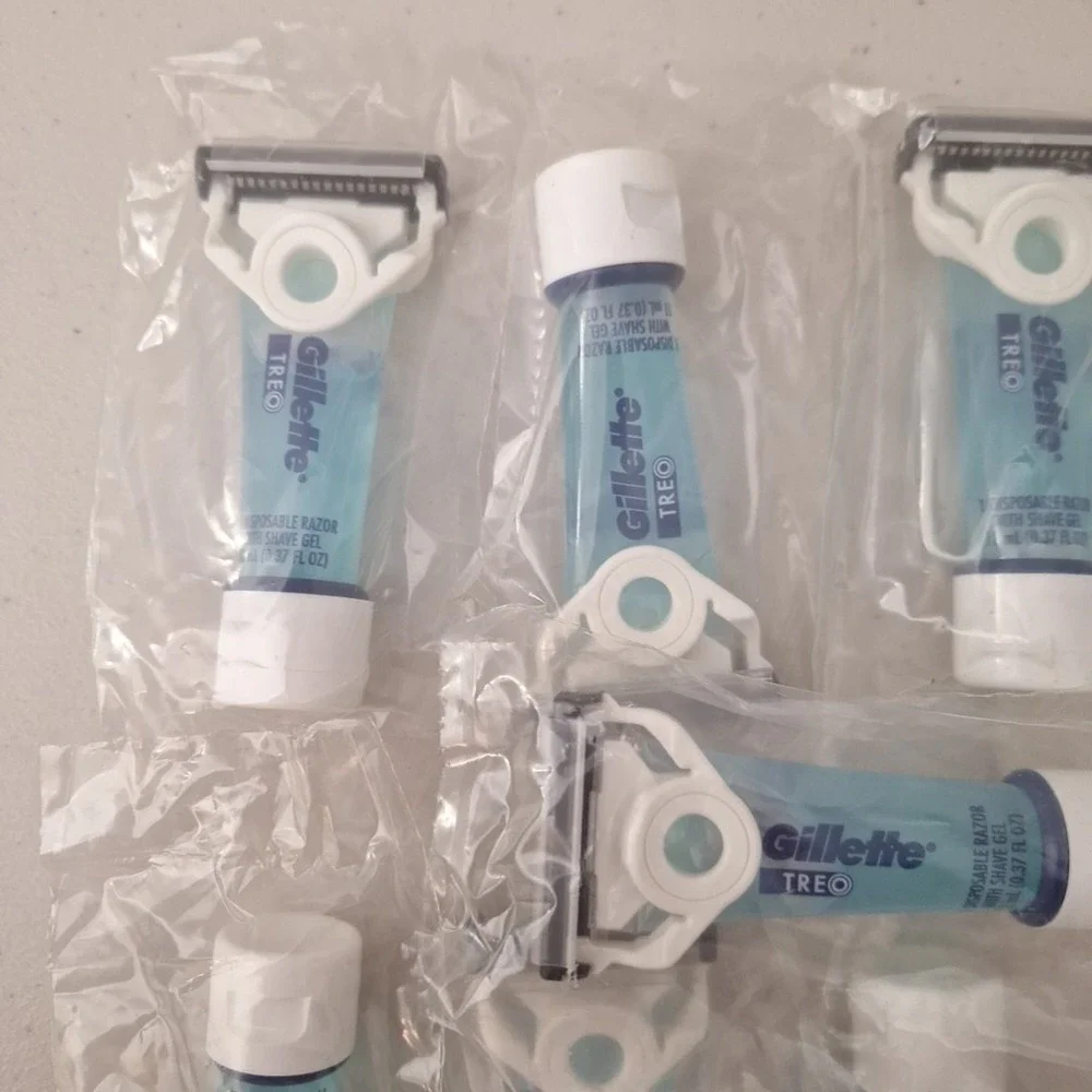 Gillette TREO Disposable Razors With Built-in Shave Gel (9 ct.) NEW SEALED